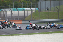 Philipp Oettl, Schedl GP Racing, Jorge Martin, Aspar Team Mahindra Moto3, Nicolo Bulega, Sky Racing Team VR46, Aron Canet, Estrella Galicia 0,0 crash