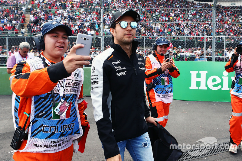 Sergio Perez, Sahara Force India F1 lors de la parade des pilotes