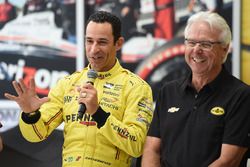 Helio Castroneves, Team Penske Chevrolet and Rick Mears