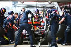 Daniel Ricciardo, Red Bull Racing RB12, prove di pit stop