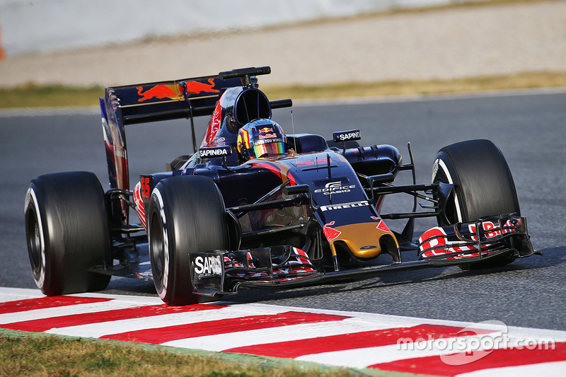 Carlos Sainz Jr., Scuderia Toro Rosso STR11