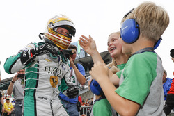 Ed Carpenter, Ed Carpenter Racing Chevrolet is congratulated by his kids Mackenna, Ryder and Cruz