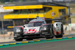 #2 Porsche Team Porsche 919 Hybrid: Timo Bernhard, Earl Bamber, Brendon Hartley