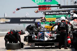 #13 Rebellion Racing ORECA 07: Neel Jani, Sébastien Buemi, Nick Heidfeld, Pit stop