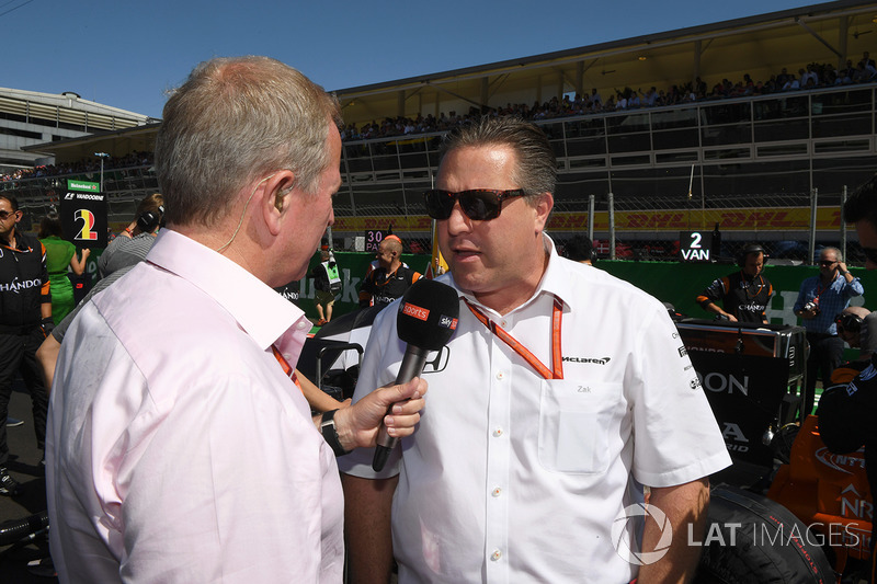Martin Brundle, Sky TV praat met Zak Brown, McLaren Executive Director