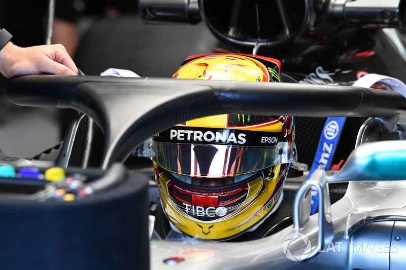 Lewis Hamilton, Mercedes-Benz F1 W08 con el Halo