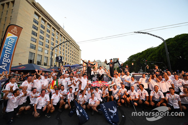 Stéphane Peterhansel, Jean-Paul Cottret, Sébastien Loeb, Daniel Elena, Cyril Despres, David Castera, Bruno Famin, Peugeot Sport celebrate with the team