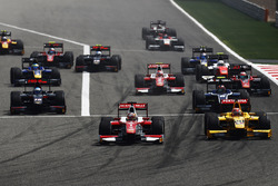 Старт гонки: лидирует Шарль Леклер, PREMA Racing