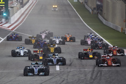 Valtteri Bottas, Mercedes F1 W08, Sebastian Vettel, Ferrari SF70H, Lewis Hamilton, Mercedes F1 W08, Max Verstappen, Red Bull Racing RB13 at the start