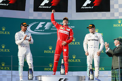 Sebastian Vettel, Ferrari, Lewis Hamilton, Mercedes AMG, Valtteri Bottas, Mercedes AMG, en el podium