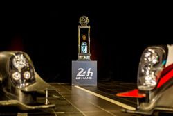 Der Pokal für die 24 Stunden von Le Mans