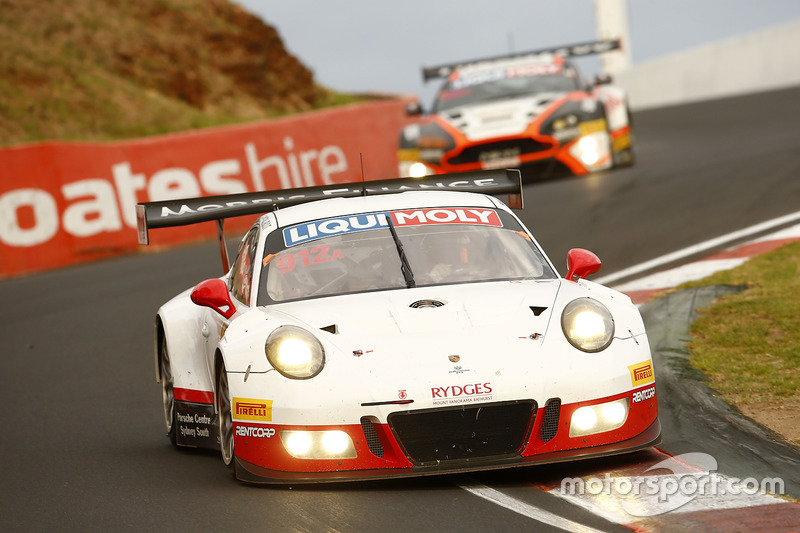 #912 Walkinshaw GT3, Porsche 911 GT3 R: Liam Talbot, John Martin, Davashen Padayachee