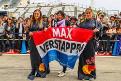 Max Verstappen, Red Bull Racing fans en spandoek
