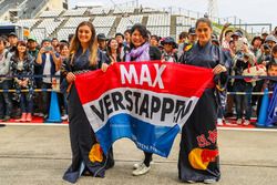 Max Verstappen, Red Bull Racing fans en spandoek