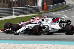 Lance Stroll, Williams FW40, battles, Esteban Ocon, Sahara Force India F1 VJM10