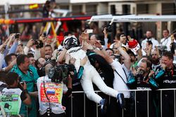 Ganador de la carrera Valtteri Bottas, Mercedes AMG F1