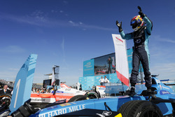 Sébastien Buemi, Renault e.Dams, celebrates in Parc Ferme after winning the race