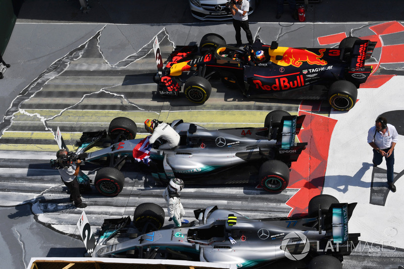 Race winner Lewis Hamilton, Mercedes-Benz F1 W08 , Valtteri Bottas, Mercedes-Benz F1 W08 and Daniel Ricciardo, Red Bull Racing RB13 in parc ferme