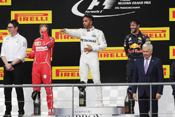 Podio: Ganador de la carrera Lewis Hamilton, Mercedes AMG, segundo lugar Sebastian Vettel, Ferrari,