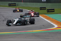 Valtteri Bottas, Mercedes AMG F1 W08, Kimi Raikkonen, Ferrari SF70H, Max Verstappen, Red Bull Racing