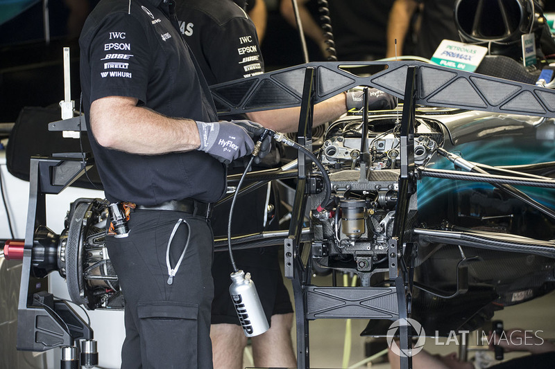Mercedes AMG F1 F1 W08 front suspension detail