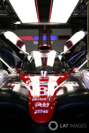 #8 Toyota Gazoo Racing Toyota TS050 Hybrid: Anthony Davidson, Sébastien Buemi, Kazuki Nakajima