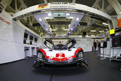 #2 Porsche Team Porsche 919 Hybrid: Timo Bernhard, Earl Bamber, Brendon Hartley