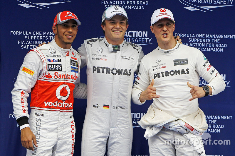 Ganador de la pole Nico Rosberg, Mercedes AMG F1, segundo Lewis Hamilton, McLaren Mercedes, tercero 