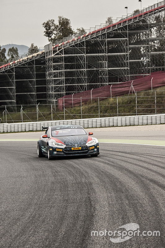 El Tesla Model S P85 en Montmeló