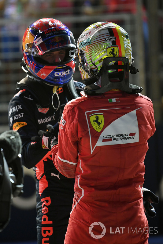 Max Verstappen, Red Bull Racing e Sebastian Vettel, Ferrari nel parco chiuso