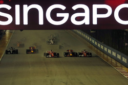 Crash: Sebastian Vettel, Ferrari SF70H, Kimi Raikkonen, Ferrari SF70H and Max Verstappen, Red Bull Racing RB13