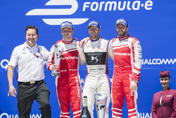 Podyum: Yarış galibi Sam Bird, DS Virgin Racing, 2. Felix Rosenqvist, Mahindra Racing, 3. Nick Heidf