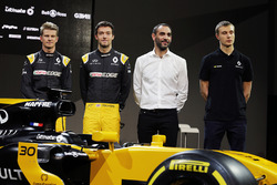 (L to R): Nico Hulkenberg, Renault Sport F1 Team with Jolyon Palmer, Renault Sport F1 Team; Cyril Ab
