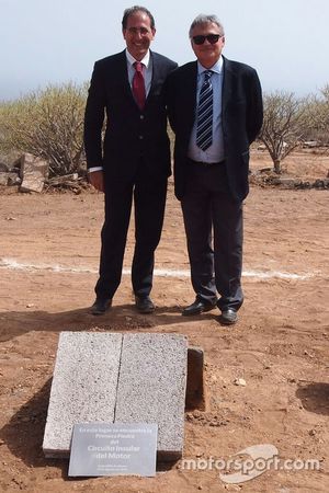 Ceremonia de colocación de la primera piedra