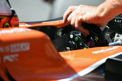 McLaren MCL32 steering wheel detail