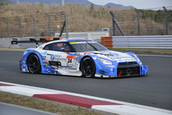 #24 フォーラムエンジニアリング ADVAN GT-R