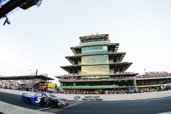 Kasey Kahne, Hendrick Motorsports Chevrolet takes the checkered flag