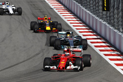 Kimi Raikkonen, Ferrari SF70H, Lewis Hamilton, Mercedes AMG F1 W08, Max Verstappen, Red Bull Racing