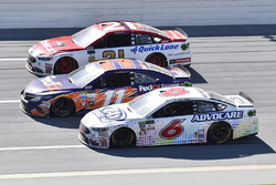 Trevor Bayne, Roush Fenway Racing Ford, Denny Hamlin, Joe Gibbs Racing Toyota, Ryan Blaney, Wood Bro