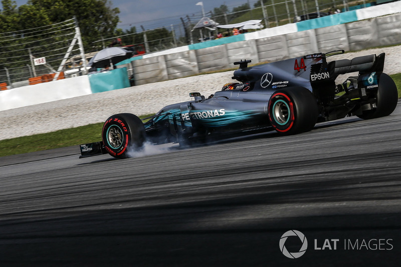 Lewis Hamilton, Mercedes-Benz F1 W08 bloquea en la frenada