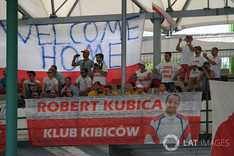Robert Kubica, Renault Sport F1 Team RS17 fans