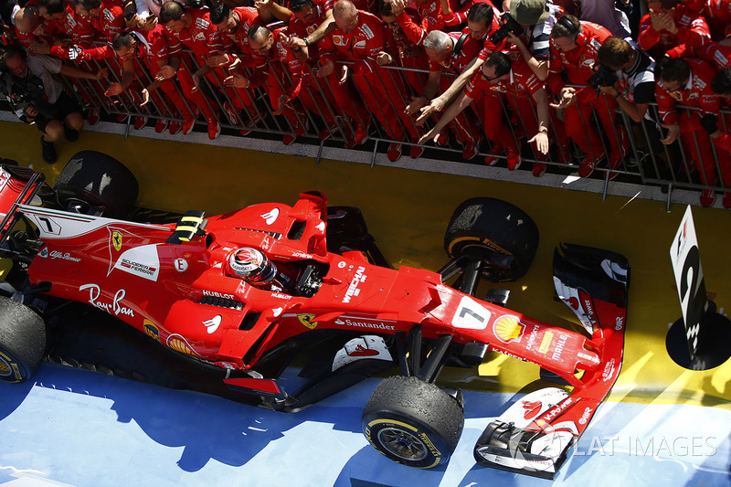 Kimi Raikkonen, Ferrari SF70H, segundo lugar