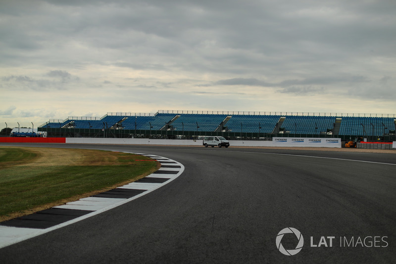 Curva Stowe