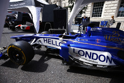 Hello London: Gruß von Sauber