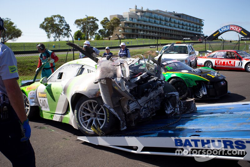 Así quedó el #540 Black Swan Racing Porsche 911 GT3-R de Tim Pappas, Jeroen Bleekemolen y Marc Lieb tras el accidente