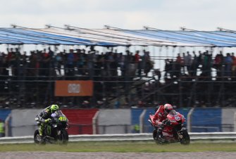 Andrea Dovizioso, Ducati Team, Valentino Rossi, Yamaha Factory Racing