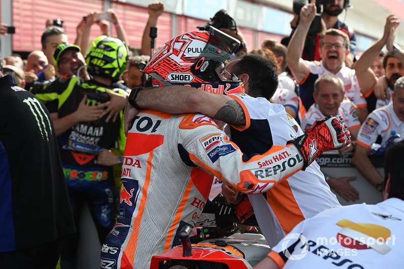 Podio: il vincitore della gara Marc Marquez, Repsol Honda Team, festeggia nel parco chiuso