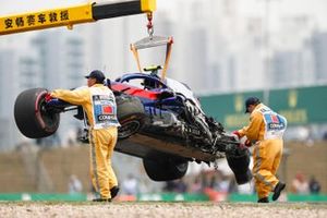 Crash voor Alexander Albon, Toro Rosso STR14