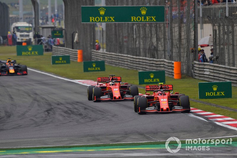 Charles Leclerc, Ferrari SF90, devant Sebastian Vettel, Ferrari SF90