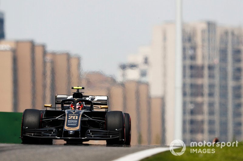 В третьем сегменте Haas обсуждает с Магнуссеном план действий